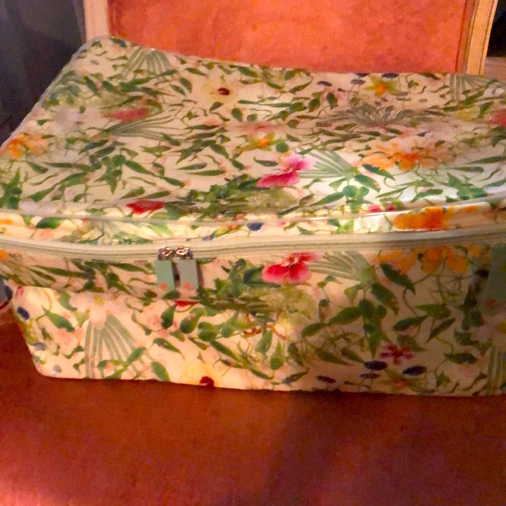 Camouflage flowers light green piping oh soft case
